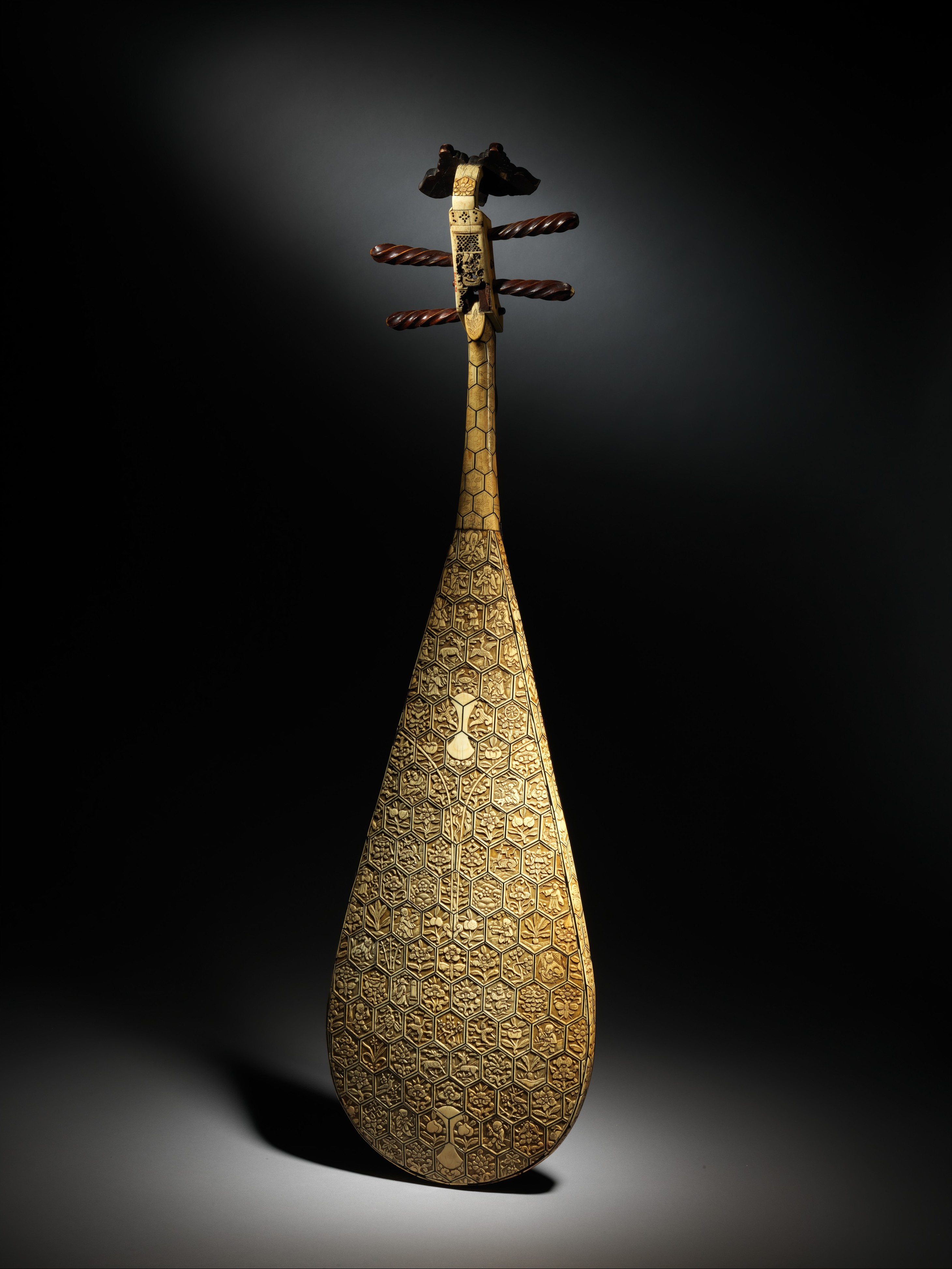 Image of a musical instrument called the pipa, from the Ming Dynasty.