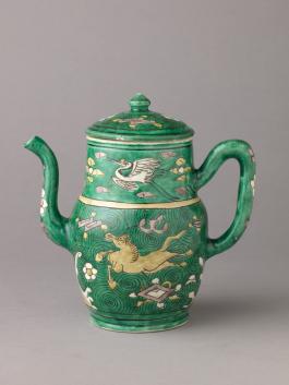 Image of green ewer from Qing Dynasty.